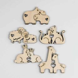 Speelfiguren Set B – Houten dierenduo’s vol zorg en verbondenheid